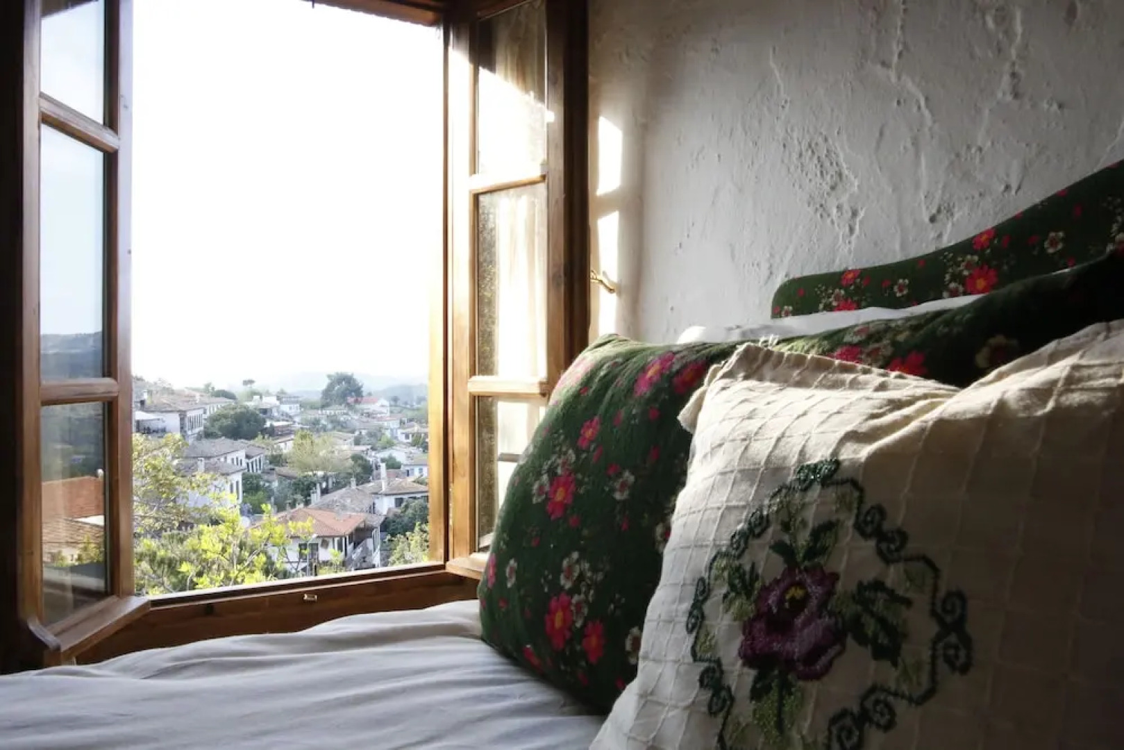 Shiraz Hotel & Restaurant