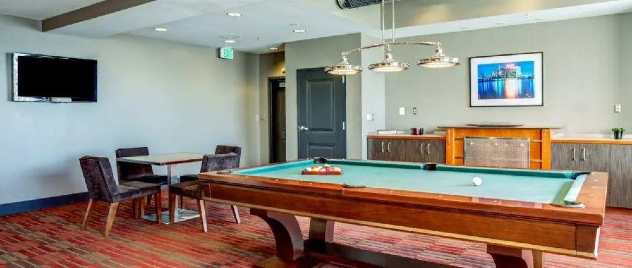 Global Luxury Suites at Whetstone Way