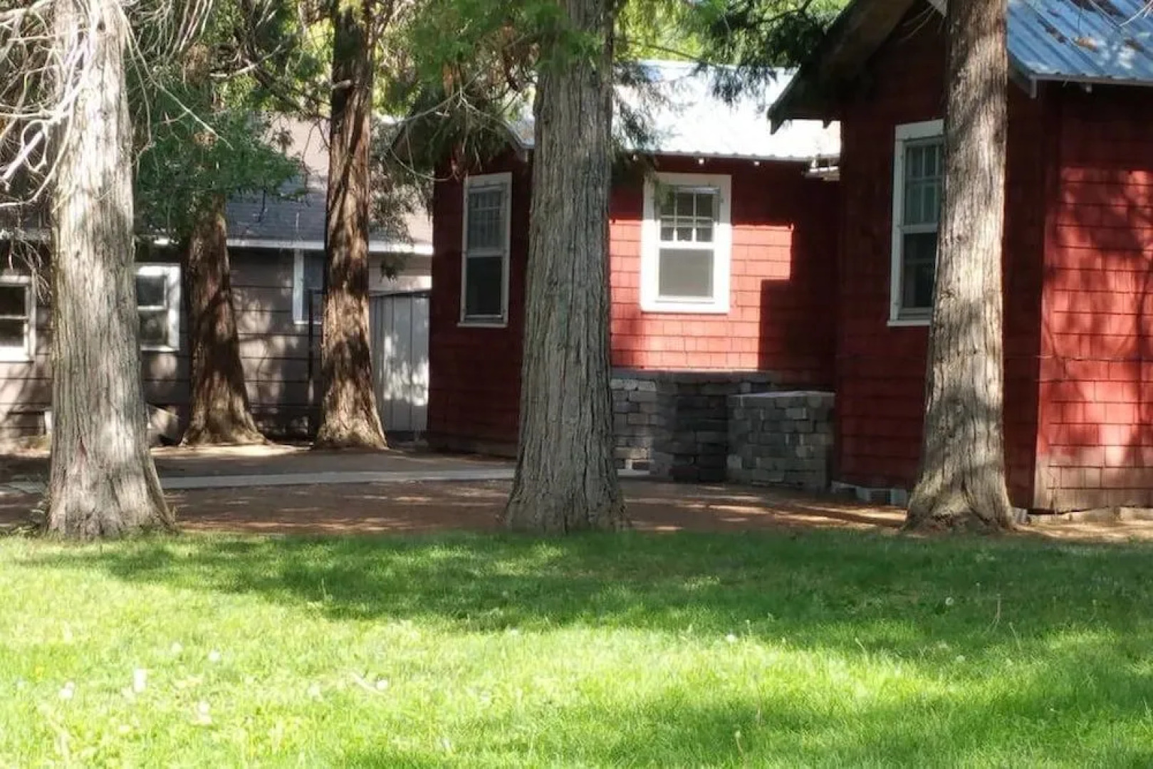 Historic Red Smarthouse-King-Walk Dwtn