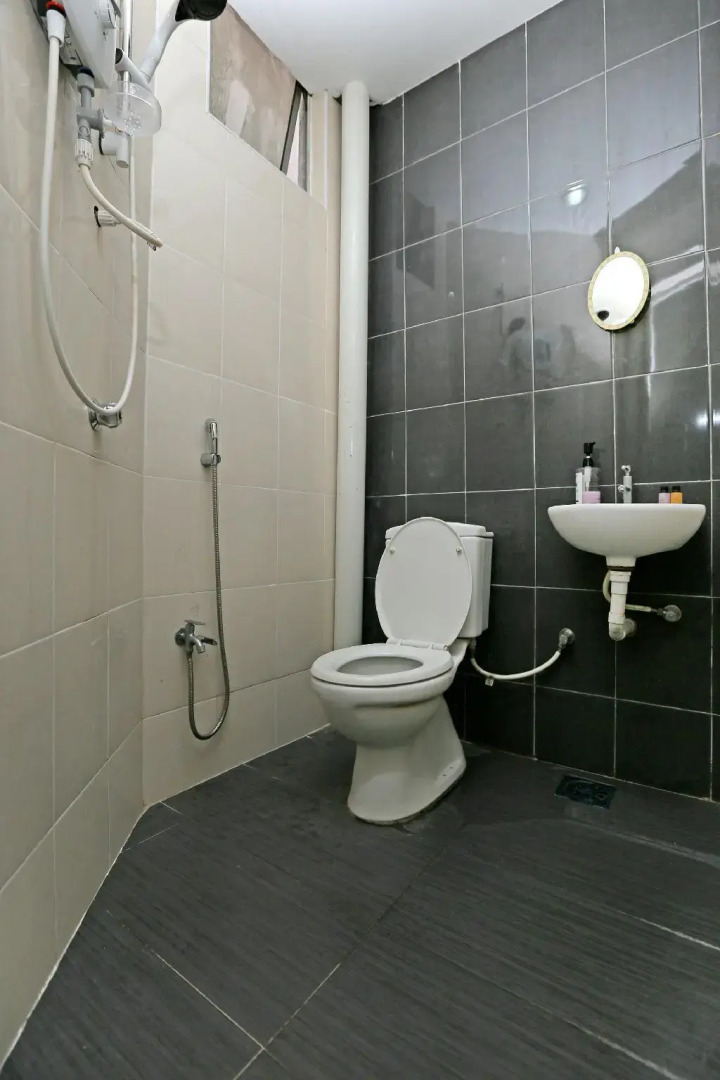 OYO 89902 Semerah Suites Homestay