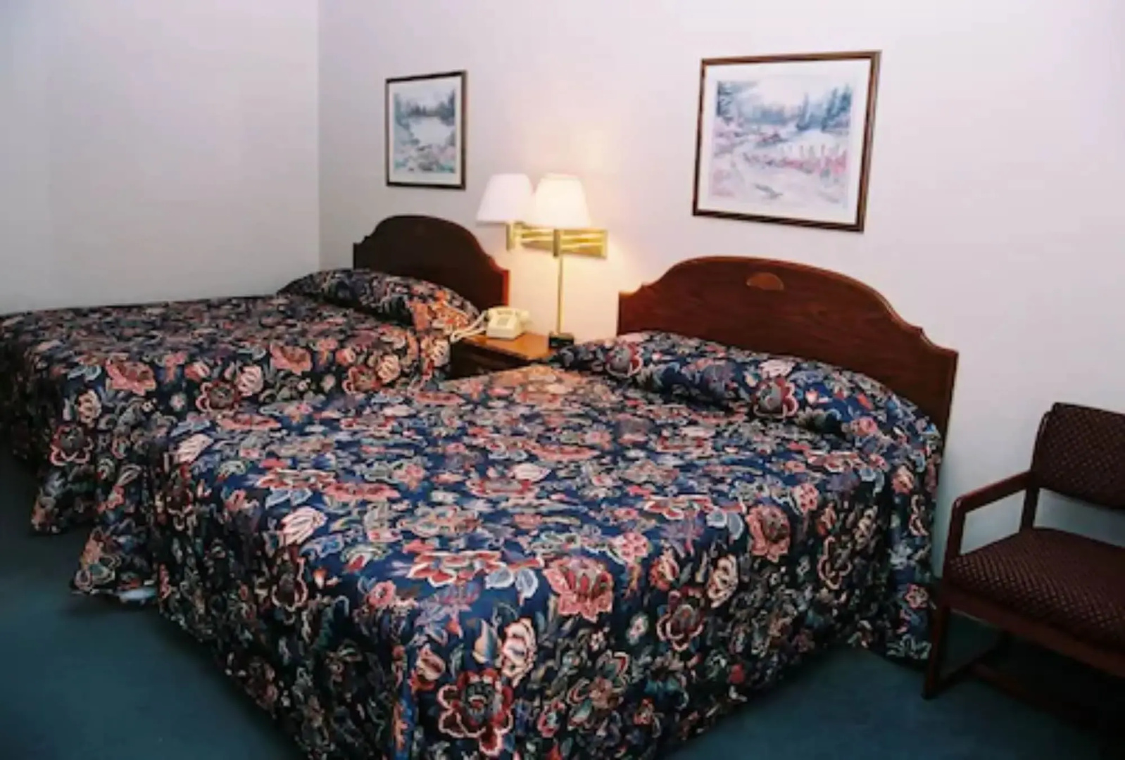 Benny's Colville Inn