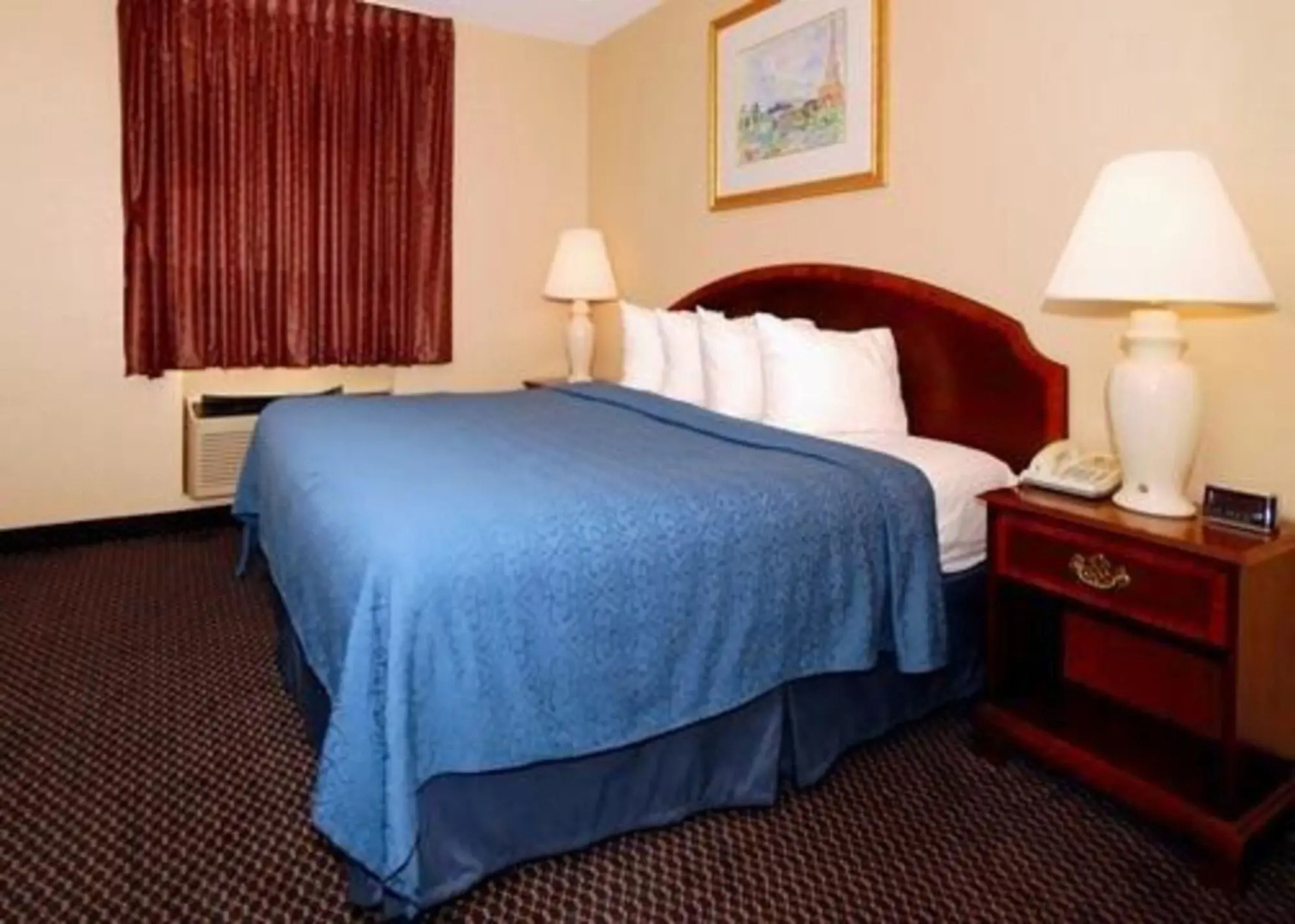 Econo Lodge Inn & Suites