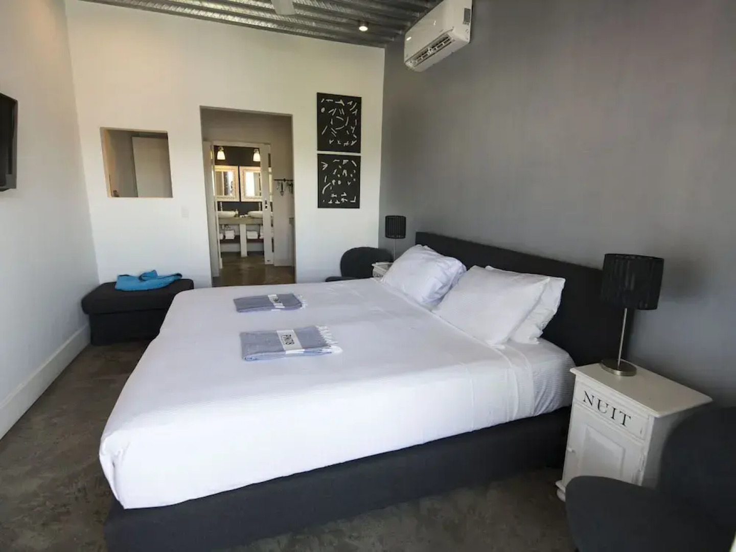 Luxurious and hip Apartment in the Historic Town of Willemstad and the sea