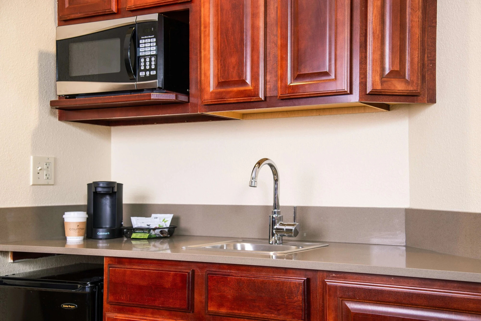 Country Inn & Suites by Radisson, Milwaukee West (Brookfield), WI