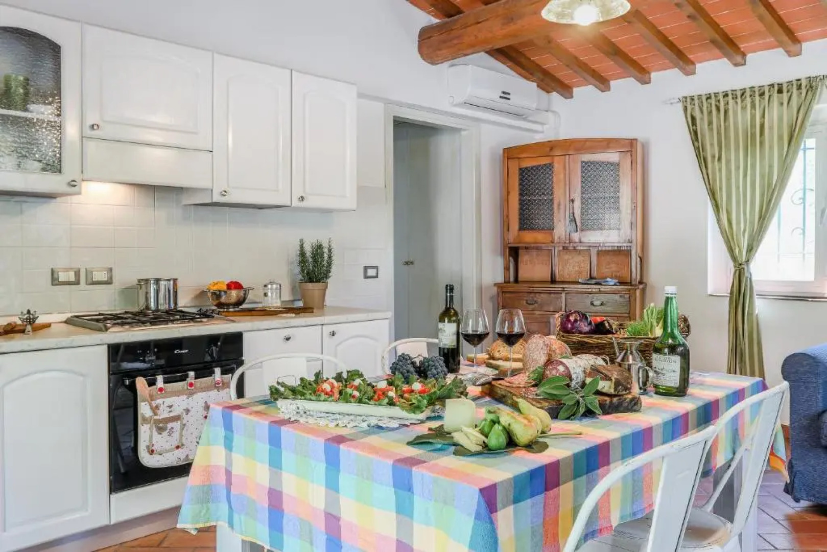 Villa Pongina with private pool