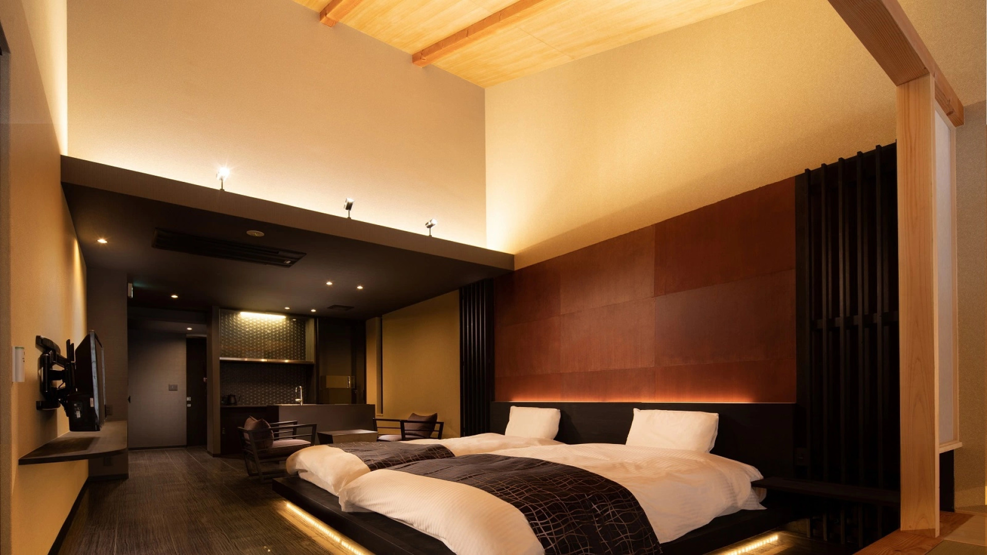 Tsumugi Tojihigashimonmae