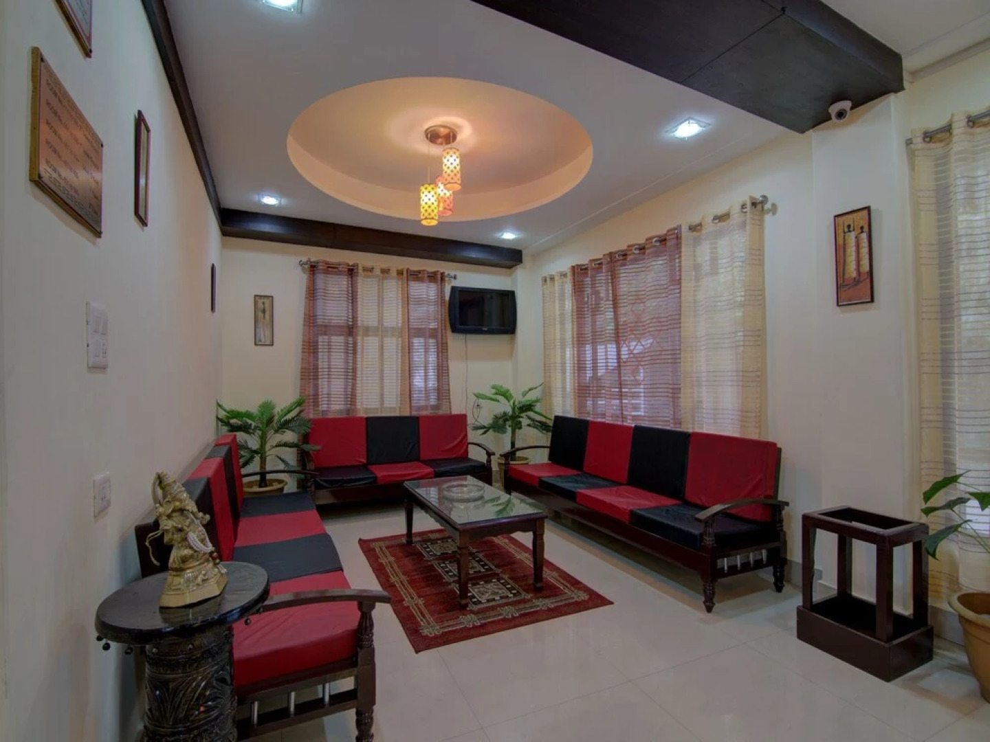 Crown De La Cruz Residency