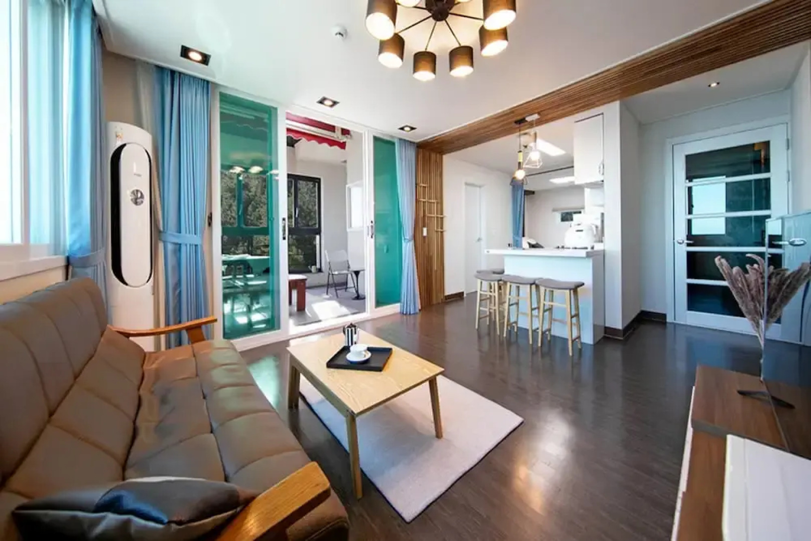 Pohang Couple Stone Pension