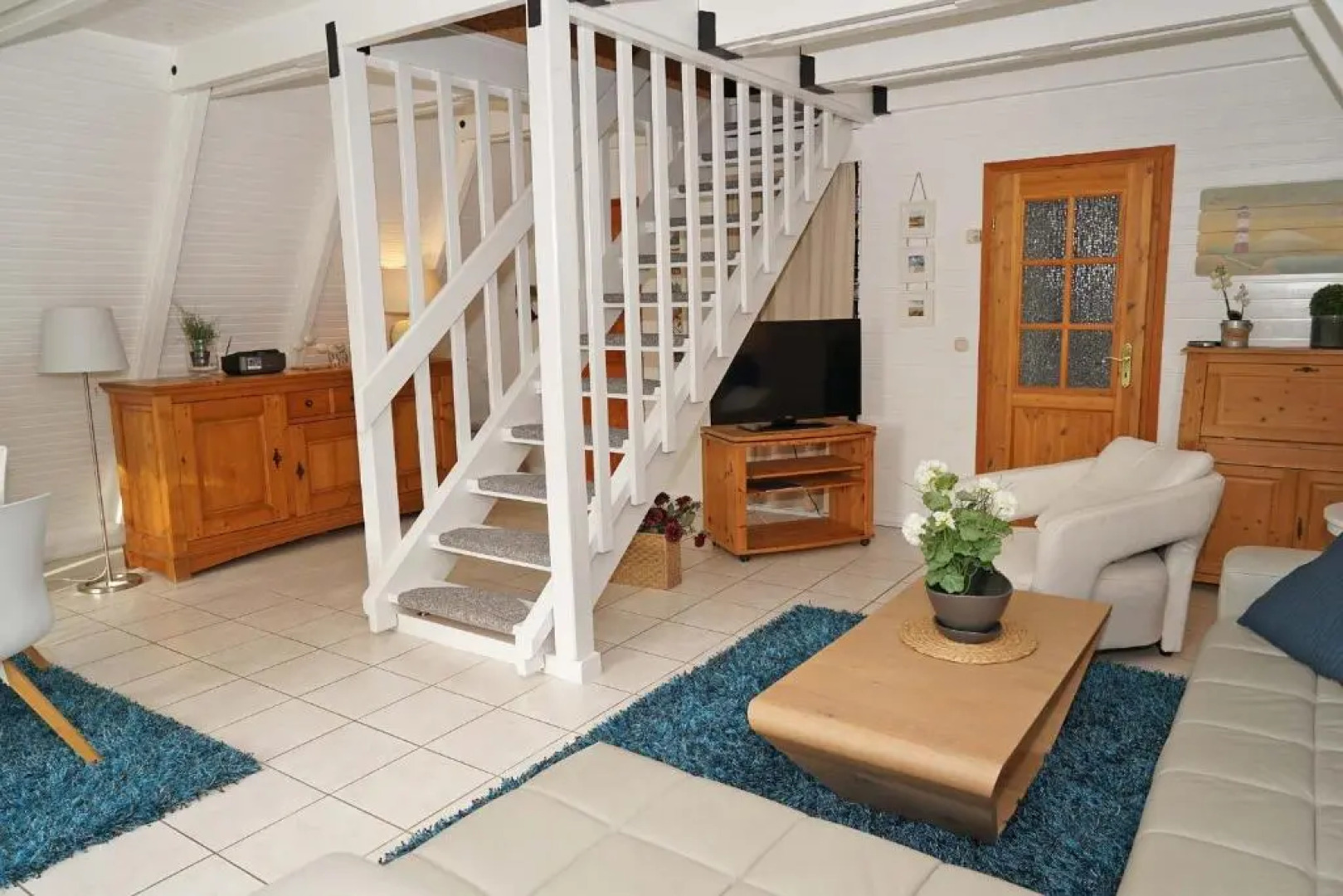 Zeltdachhaus _ 2 x TV _ ruhige Lag