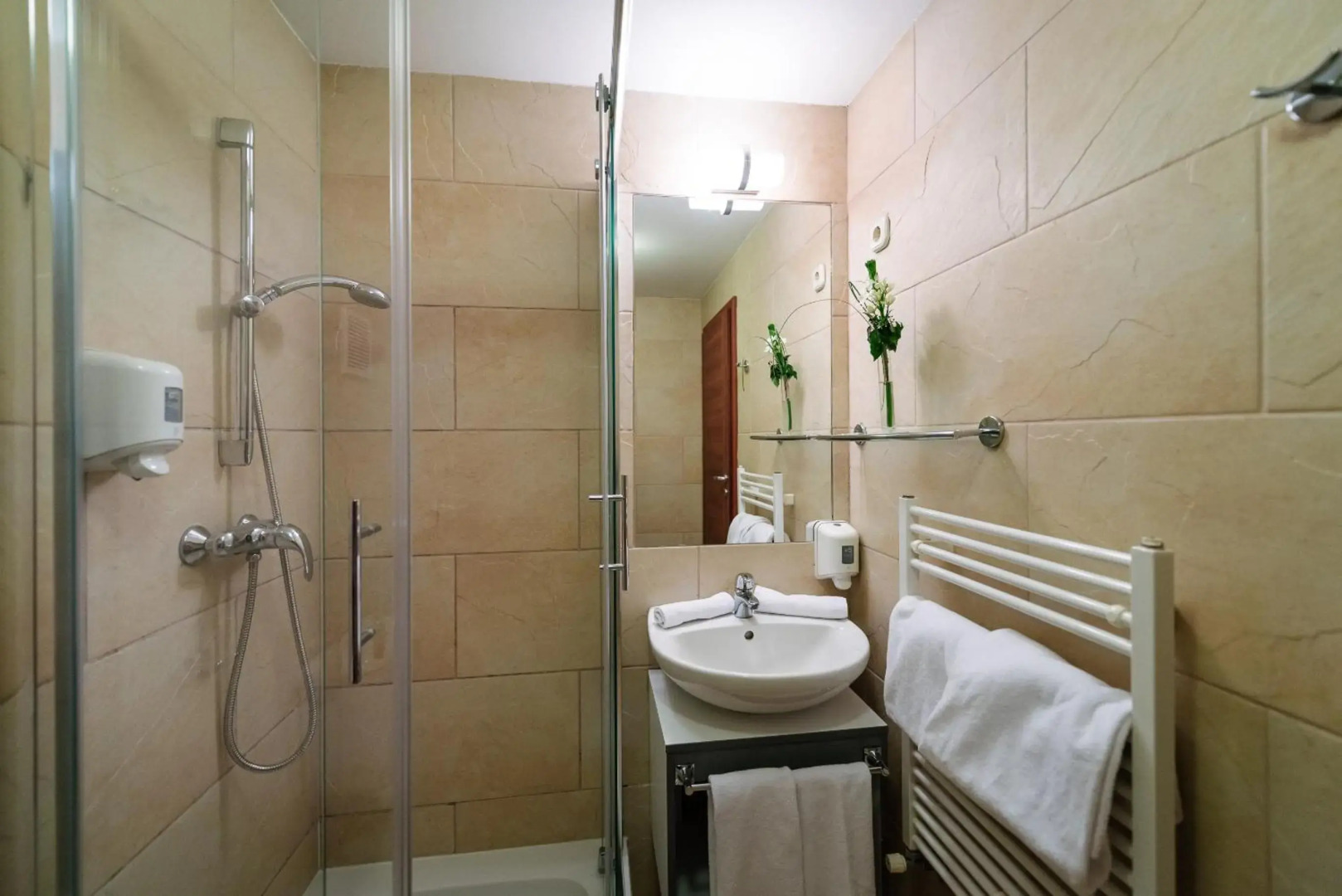 Hotel Yacht Wellness & Business