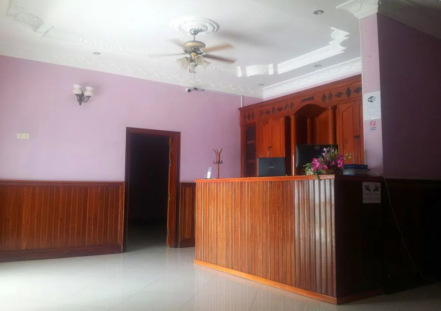 Eos Oceanfront Hotel