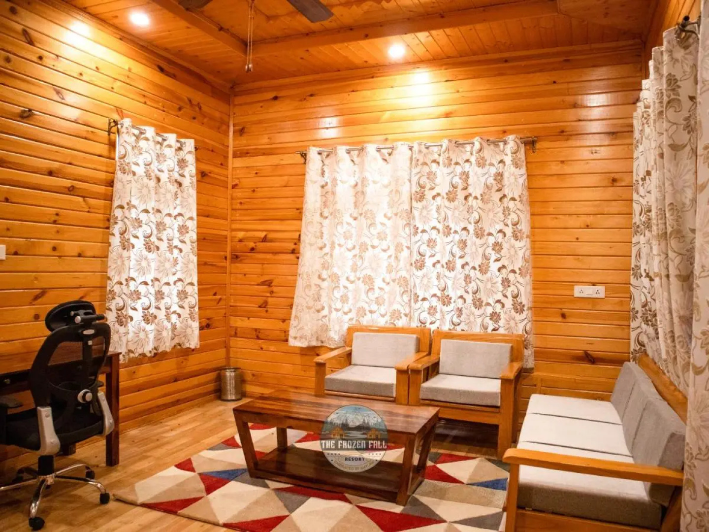 The FrozenFall Resort - Gulmarg