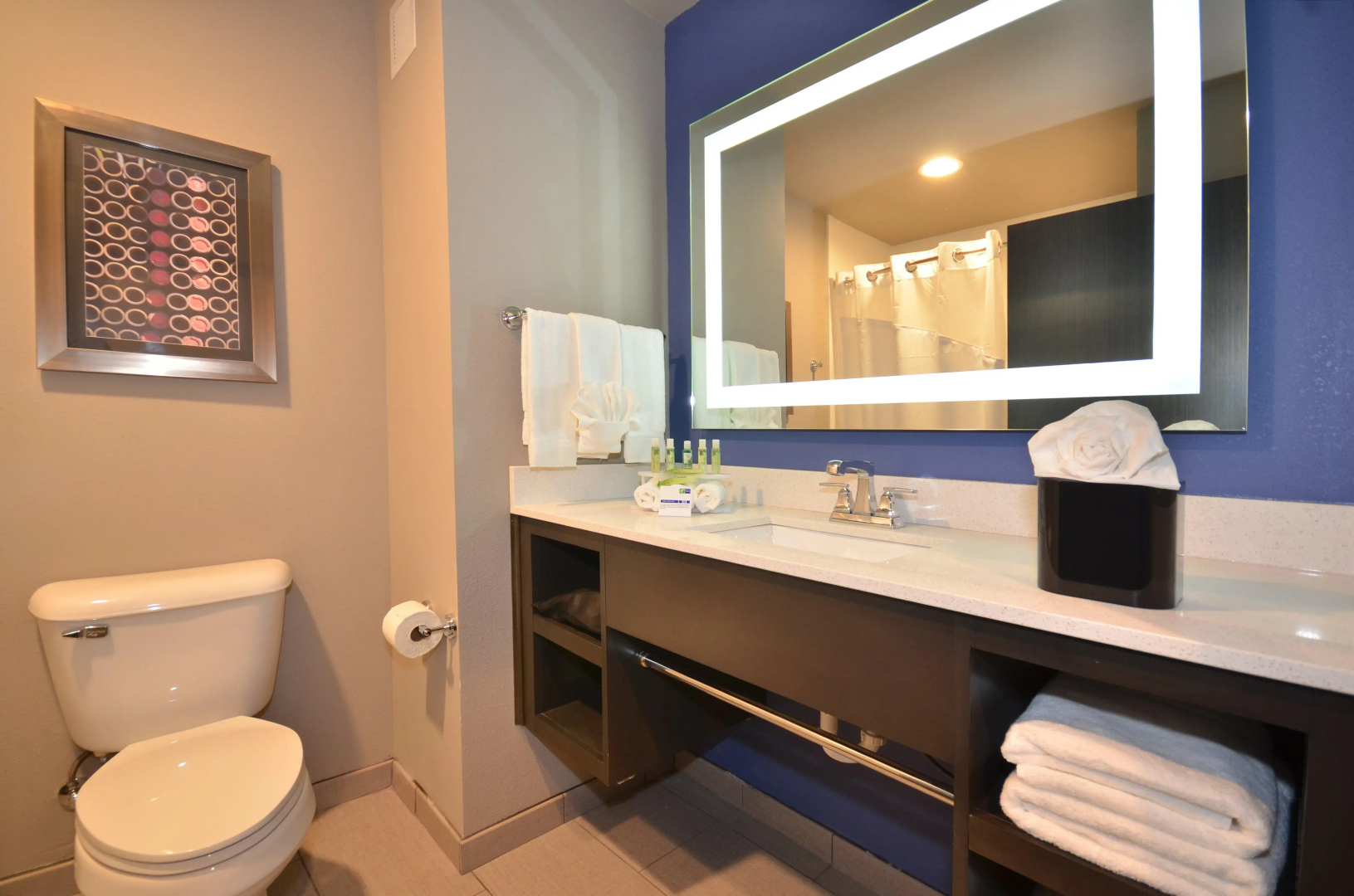 Holiday Inn Express & Suites Oklahoma City Mid - Arpt Area by IHG