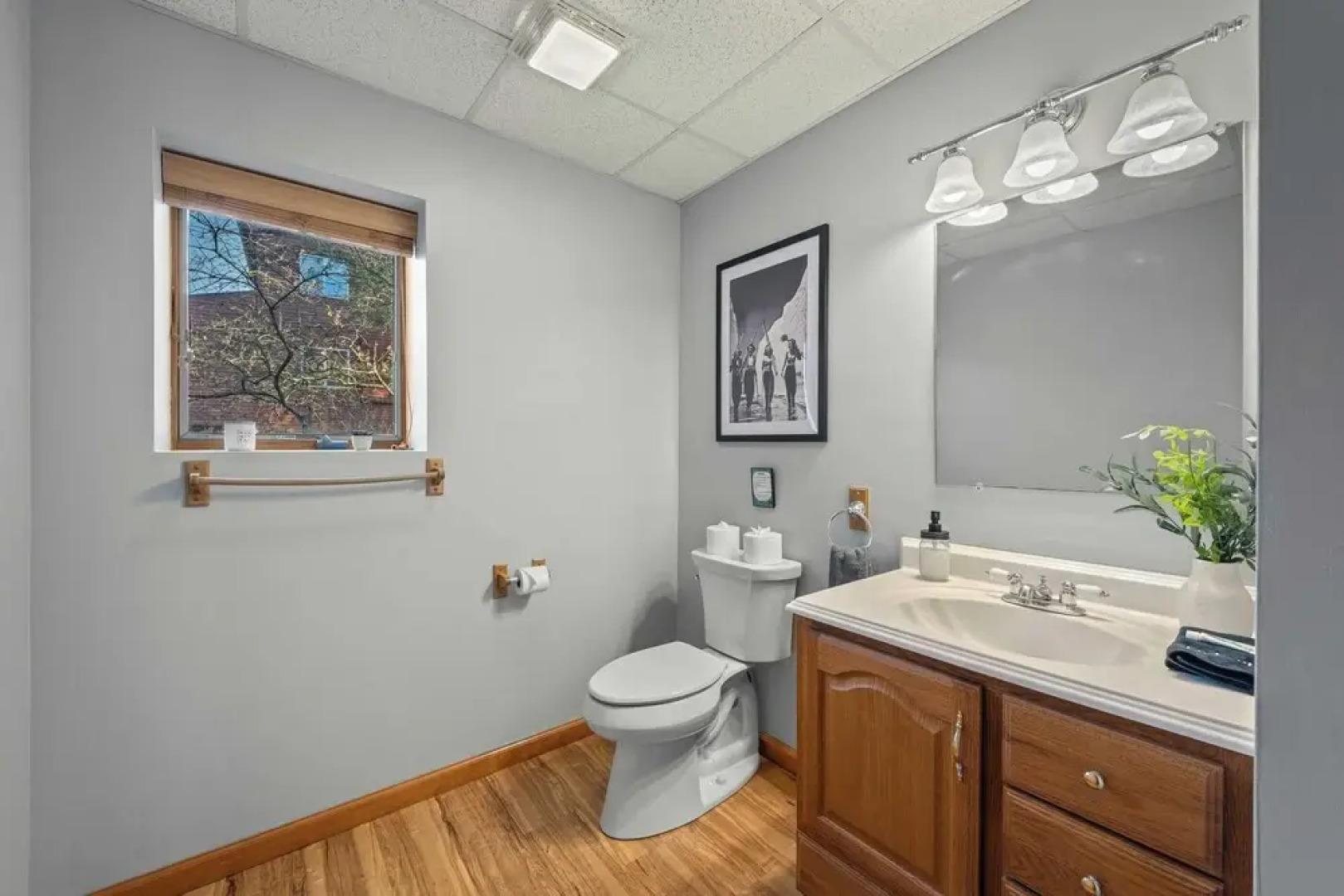 Lake View Chalet by Avantstay Lake Access + Deck