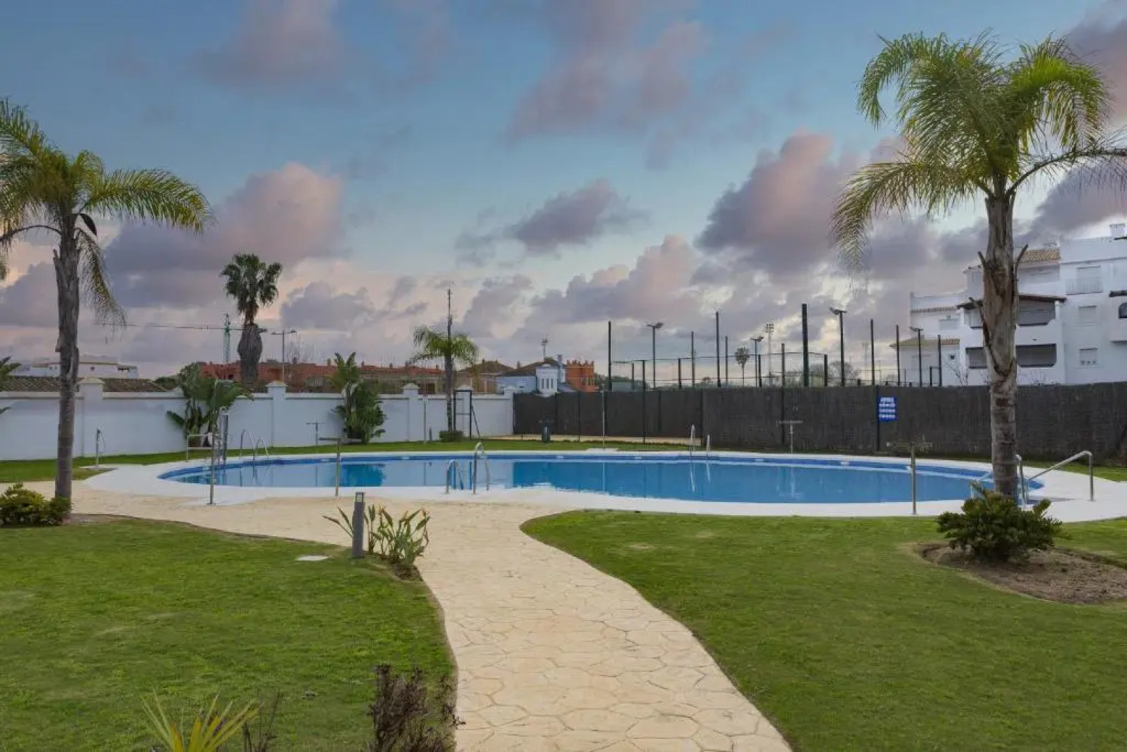 PALMERAS-CANDOR free parking by Cadiz4Rentals