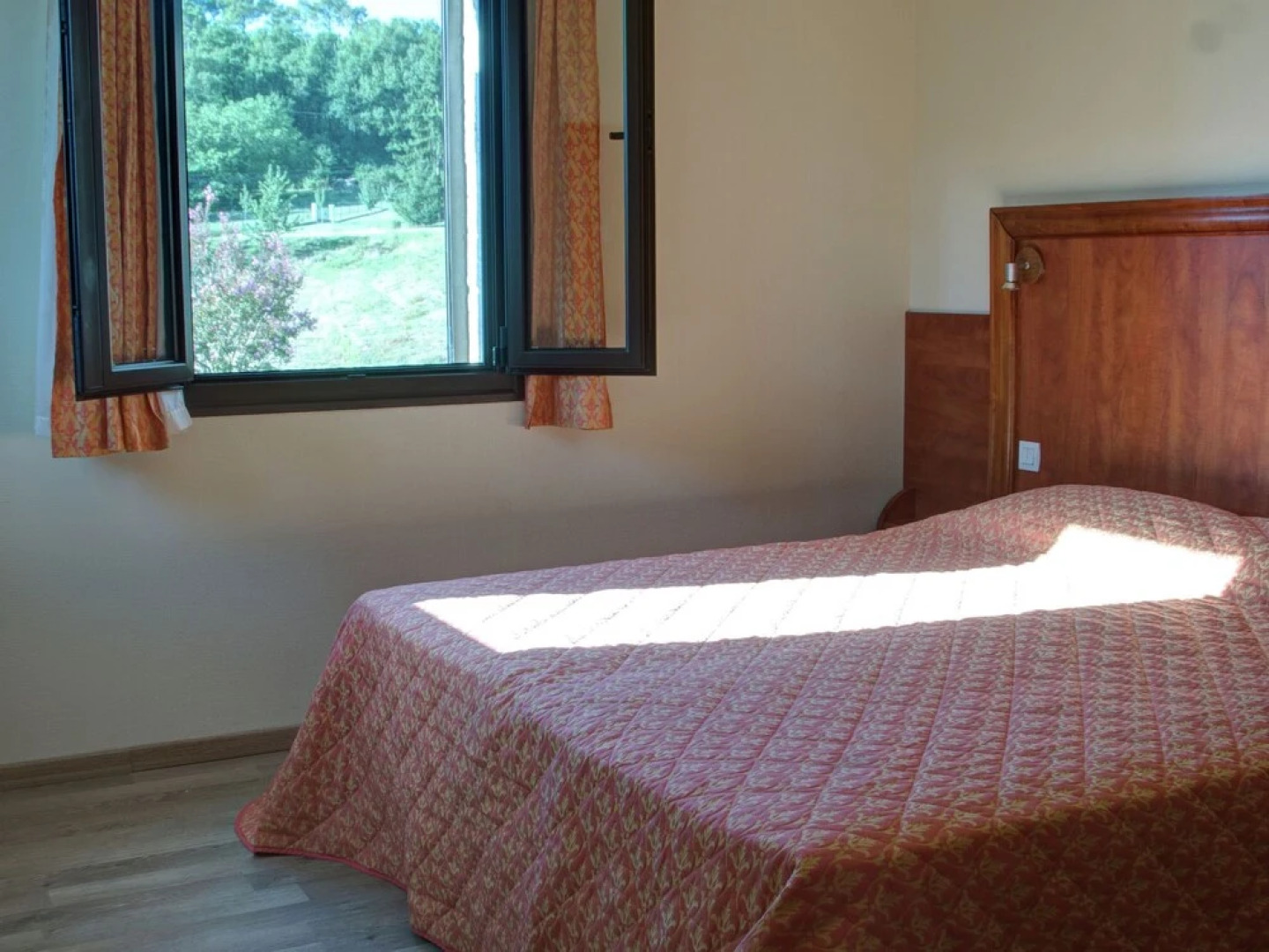 Cosy Holiday Home in Castelnaud-la-chapelle