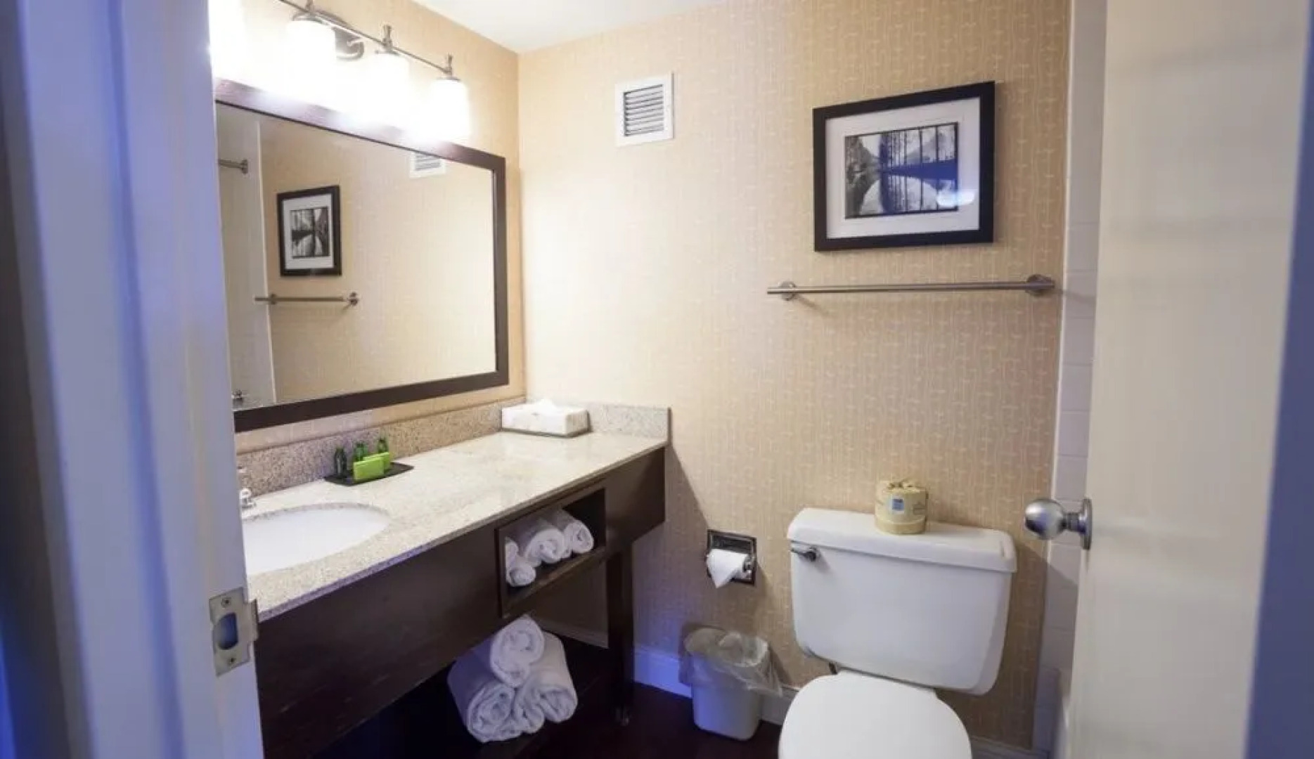 Garfield Suites Hotel