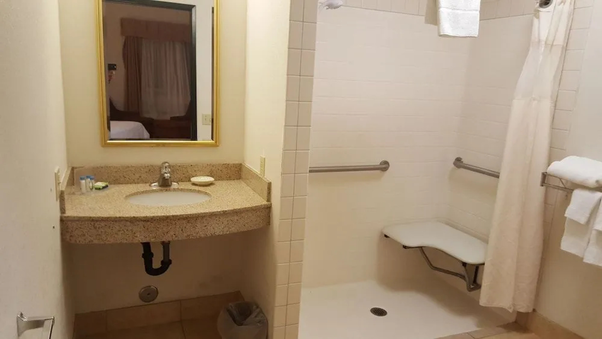 Hampton Inn & Suites Crescent Cty