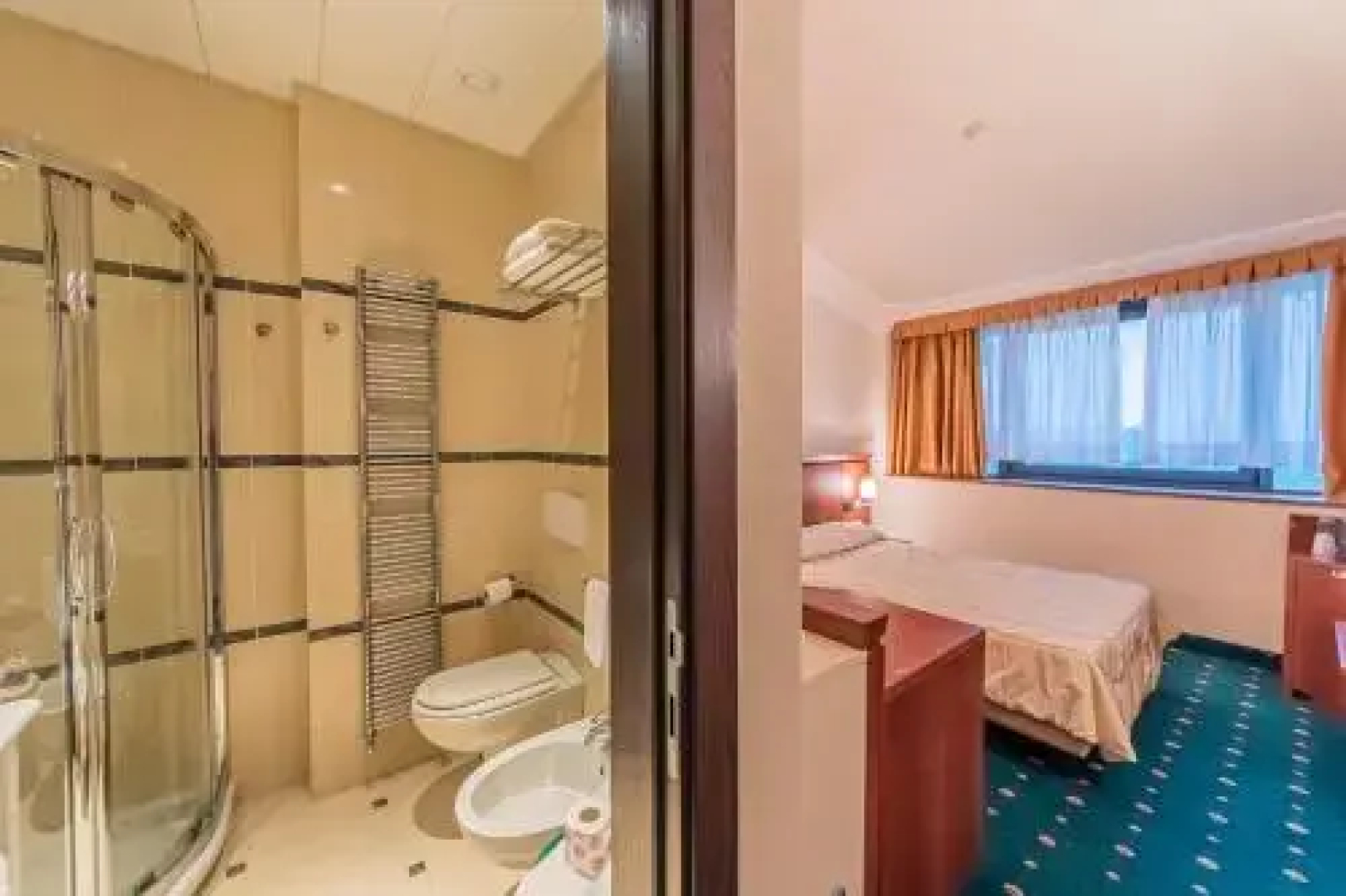 Dado Hotel International