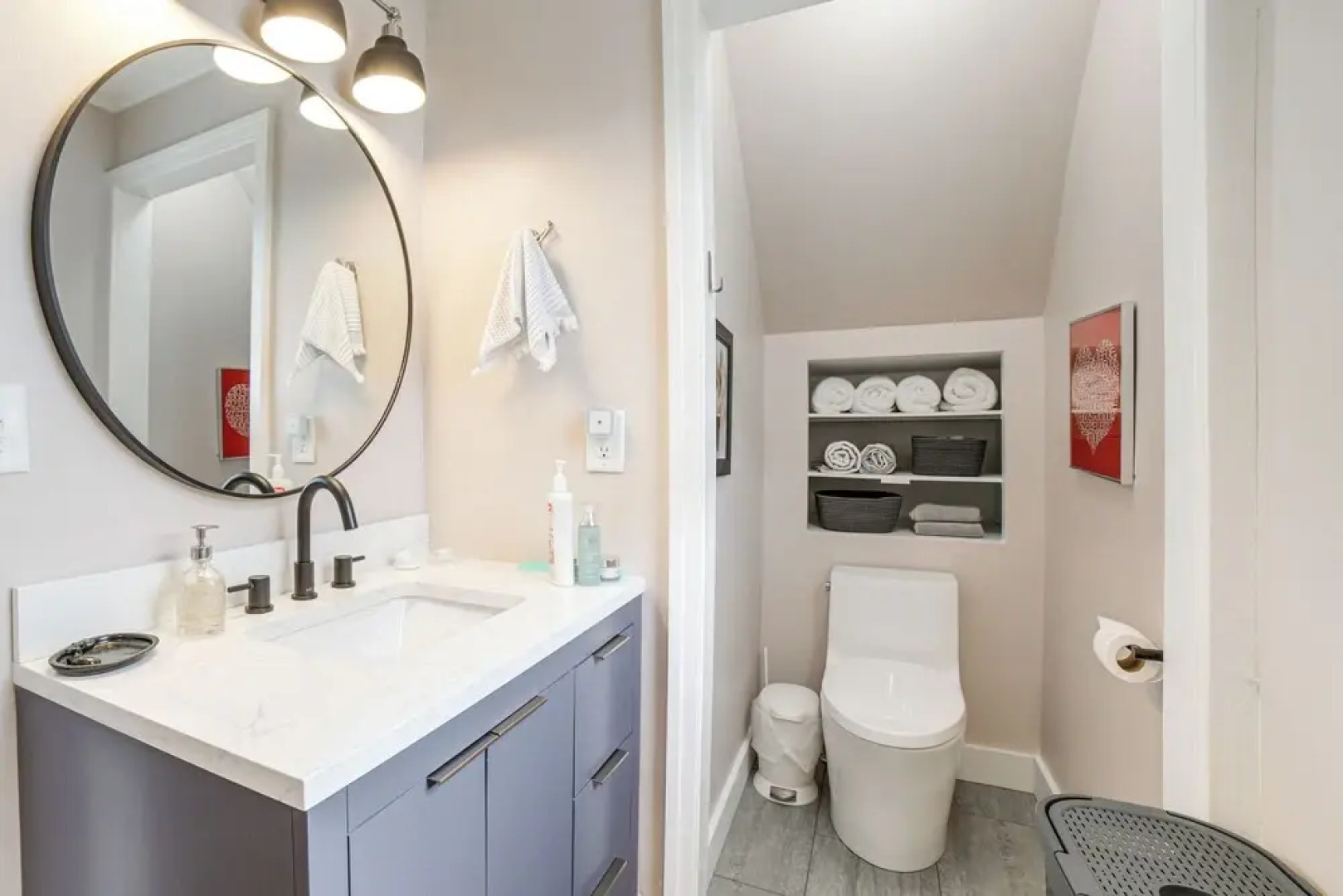 Grand Haven Getaway < 1 Mi to Lake Michigan!