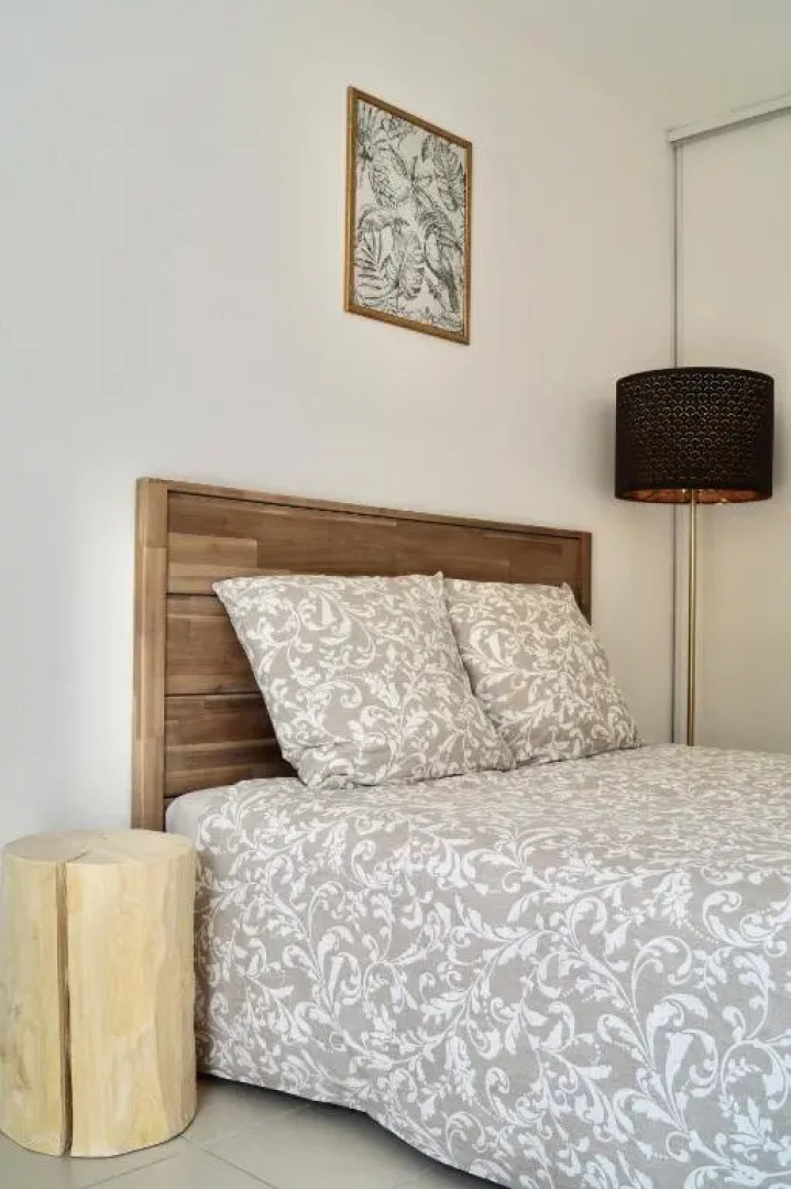 Studio en face Hopital Nord avec terrasse