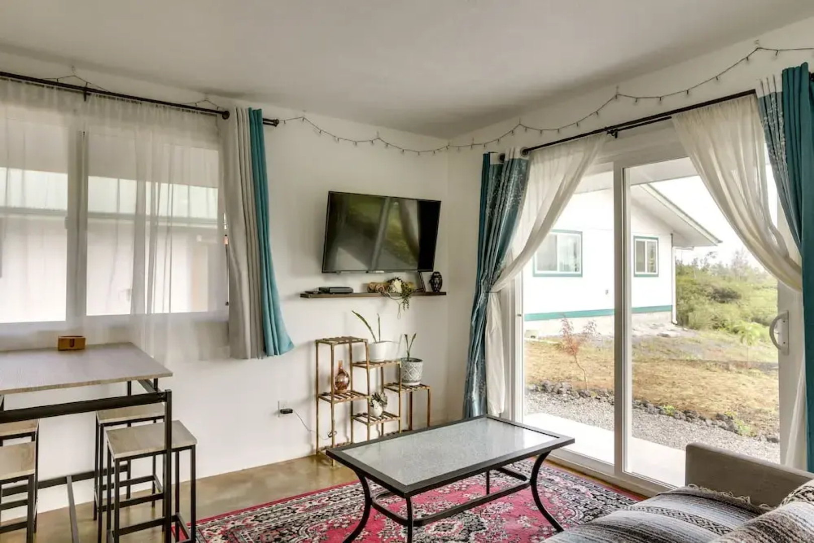 Cozy Keaau Vacation Rental - 1 Mi to Ocean!