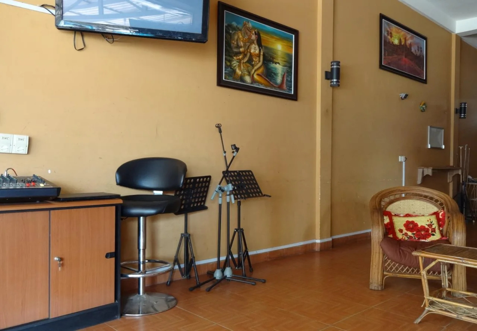 Kong Bar & Guesthouse