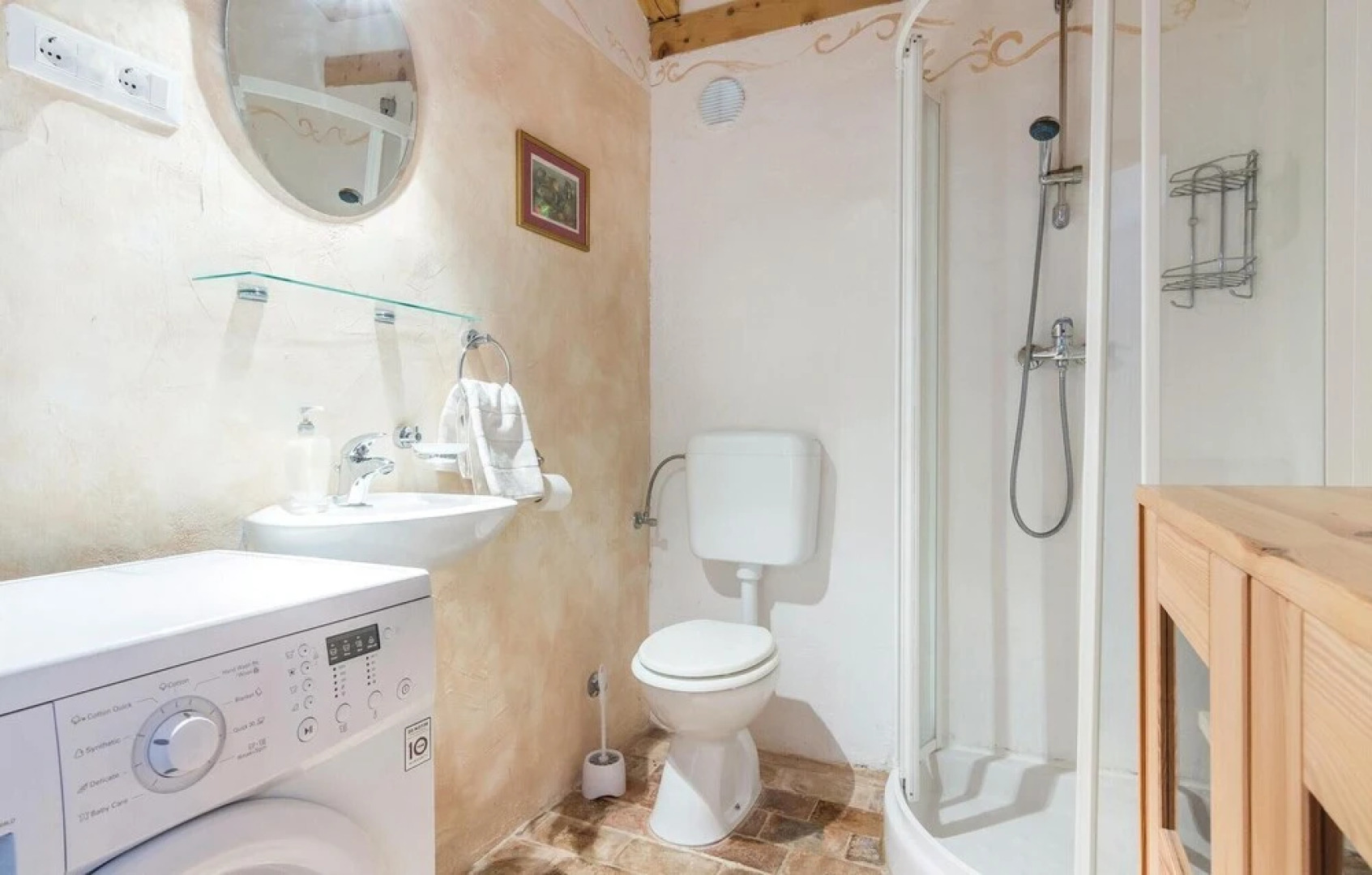 Stunning Home in Groznjan With Wifi and 3 Bedrooms