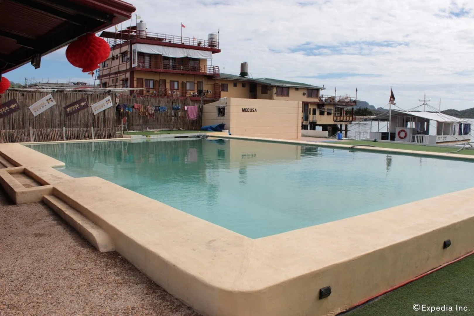 Coron Reef Pension House