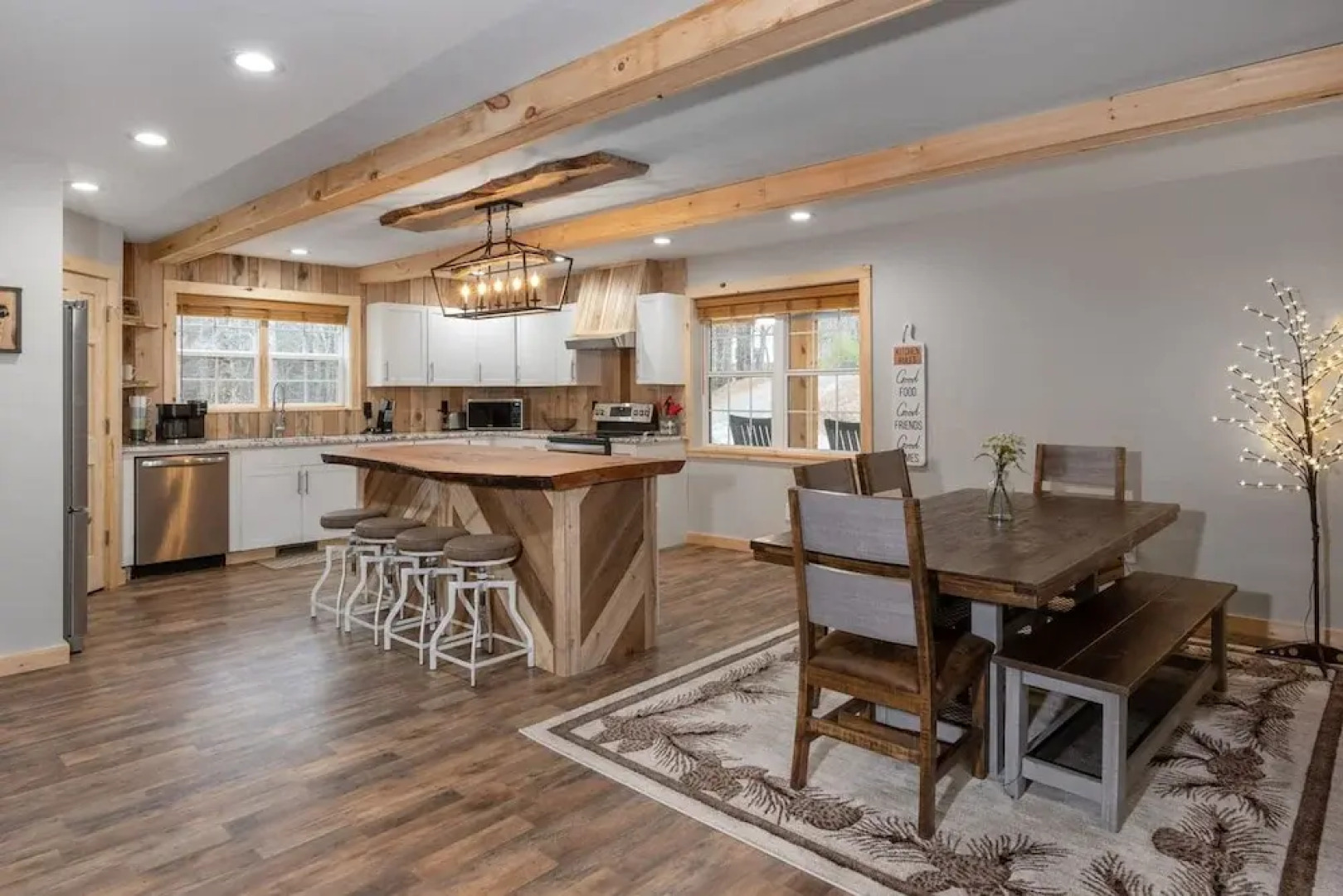 Boone Getaway Dog Friendly Hot Tub Fire Pit