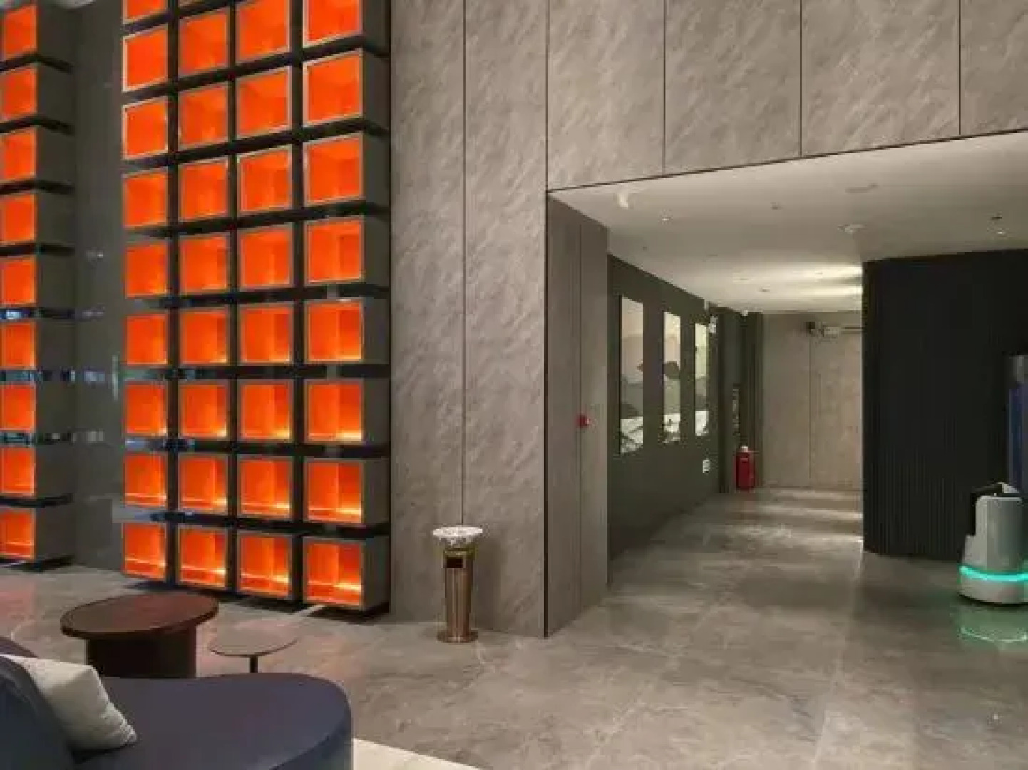 Sunshine Holiday Hotel