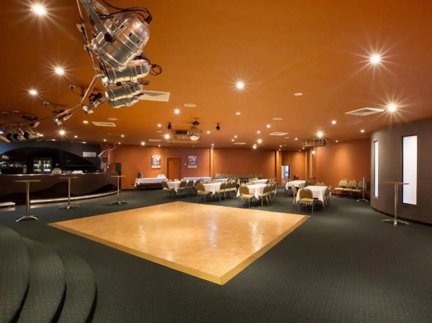 Nightcap at St Albans Hotel