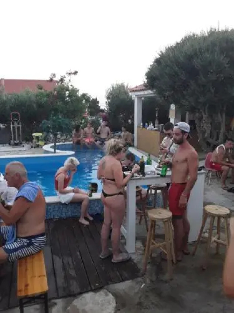 Guesthouse Crazy Night