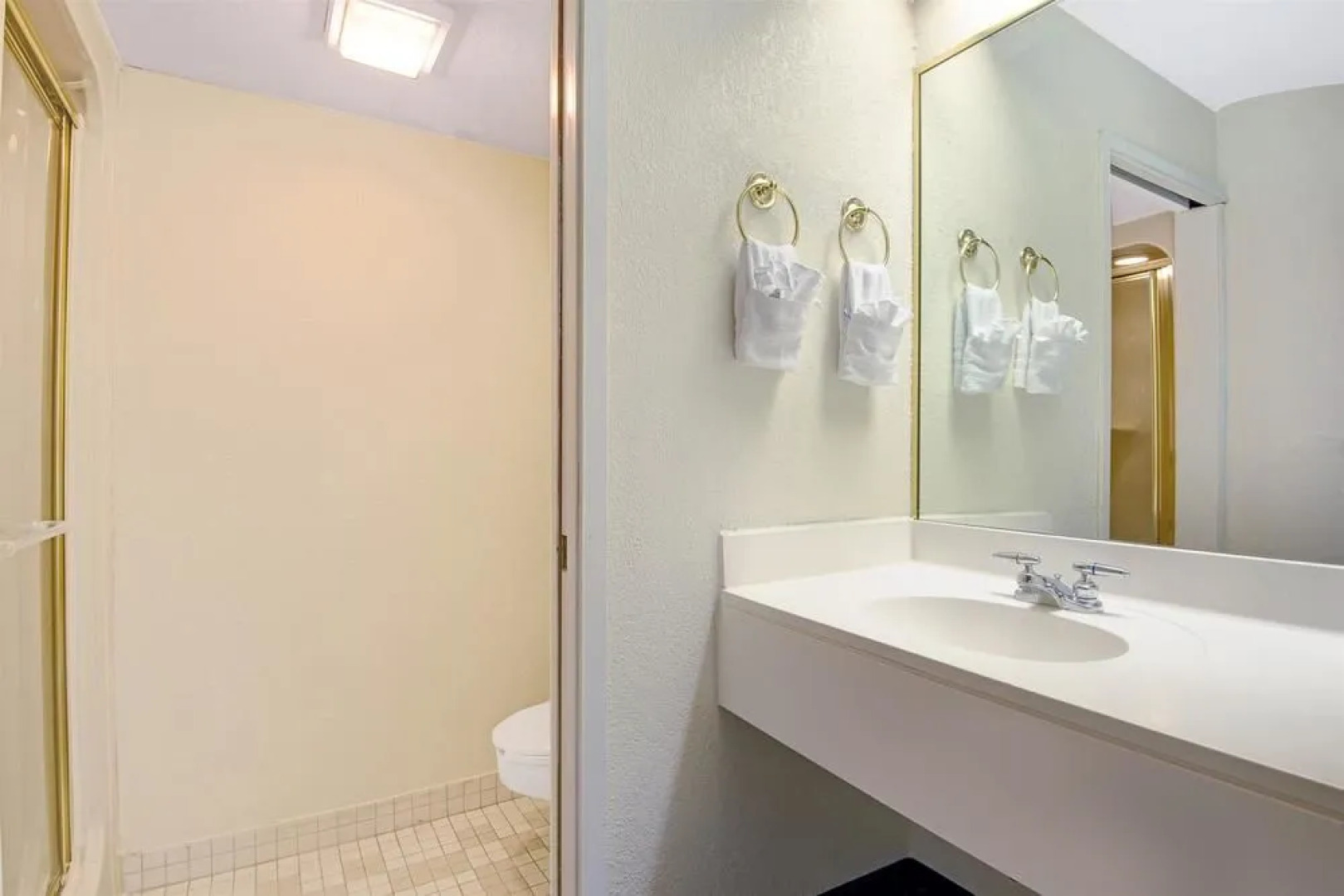 Days Inn Blue Springs