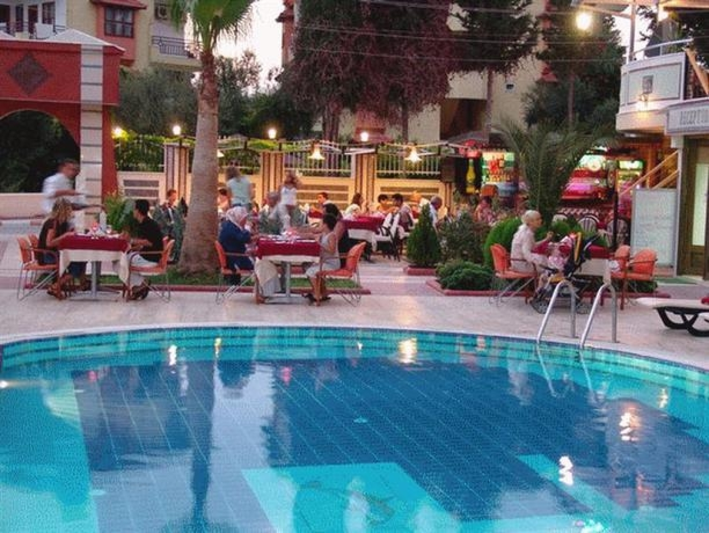 Side Zeugma Adult Only +16 Age