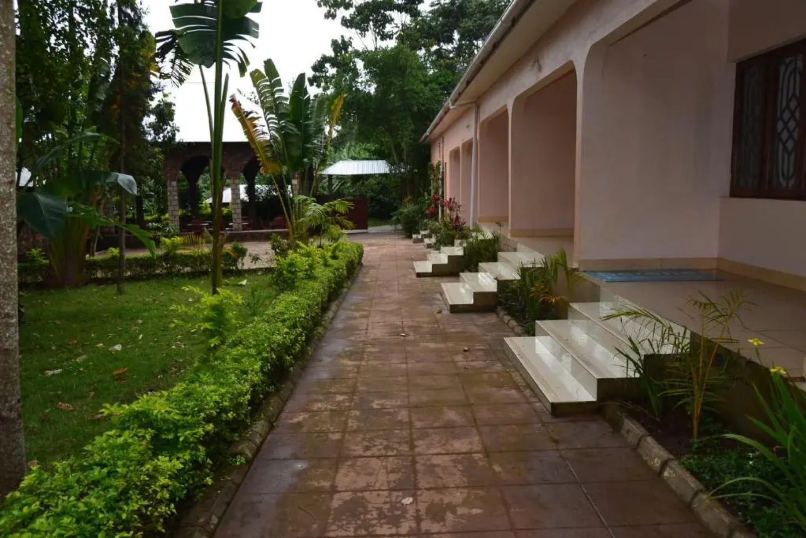 Serene Mountain Lodge