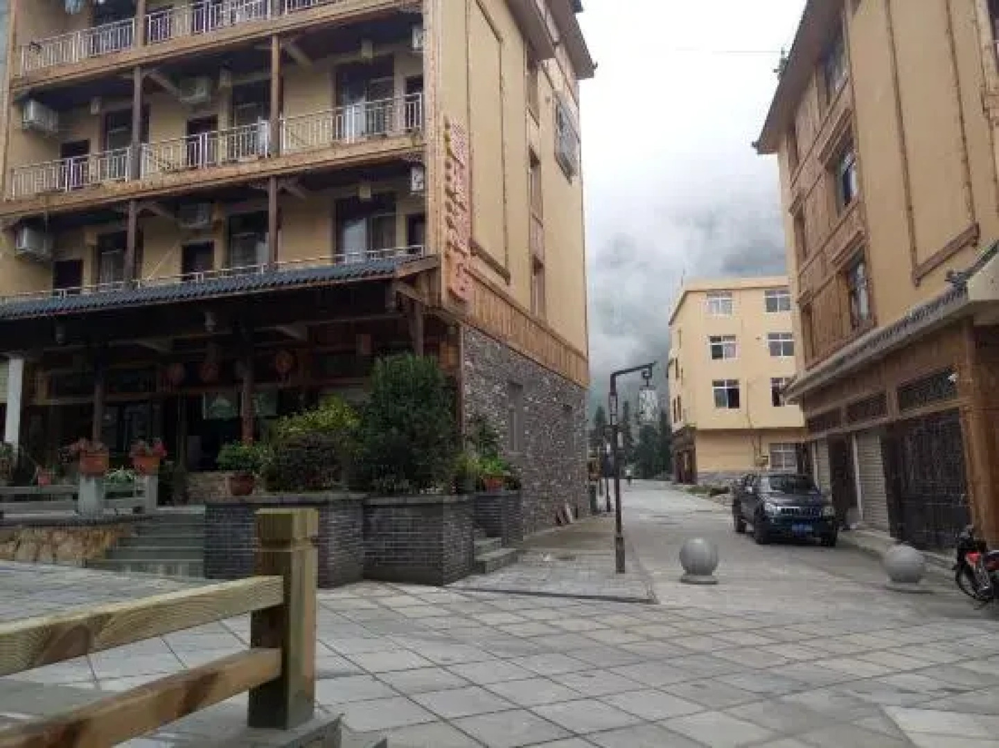 Luding Hailuogou Ruiqi Hotel