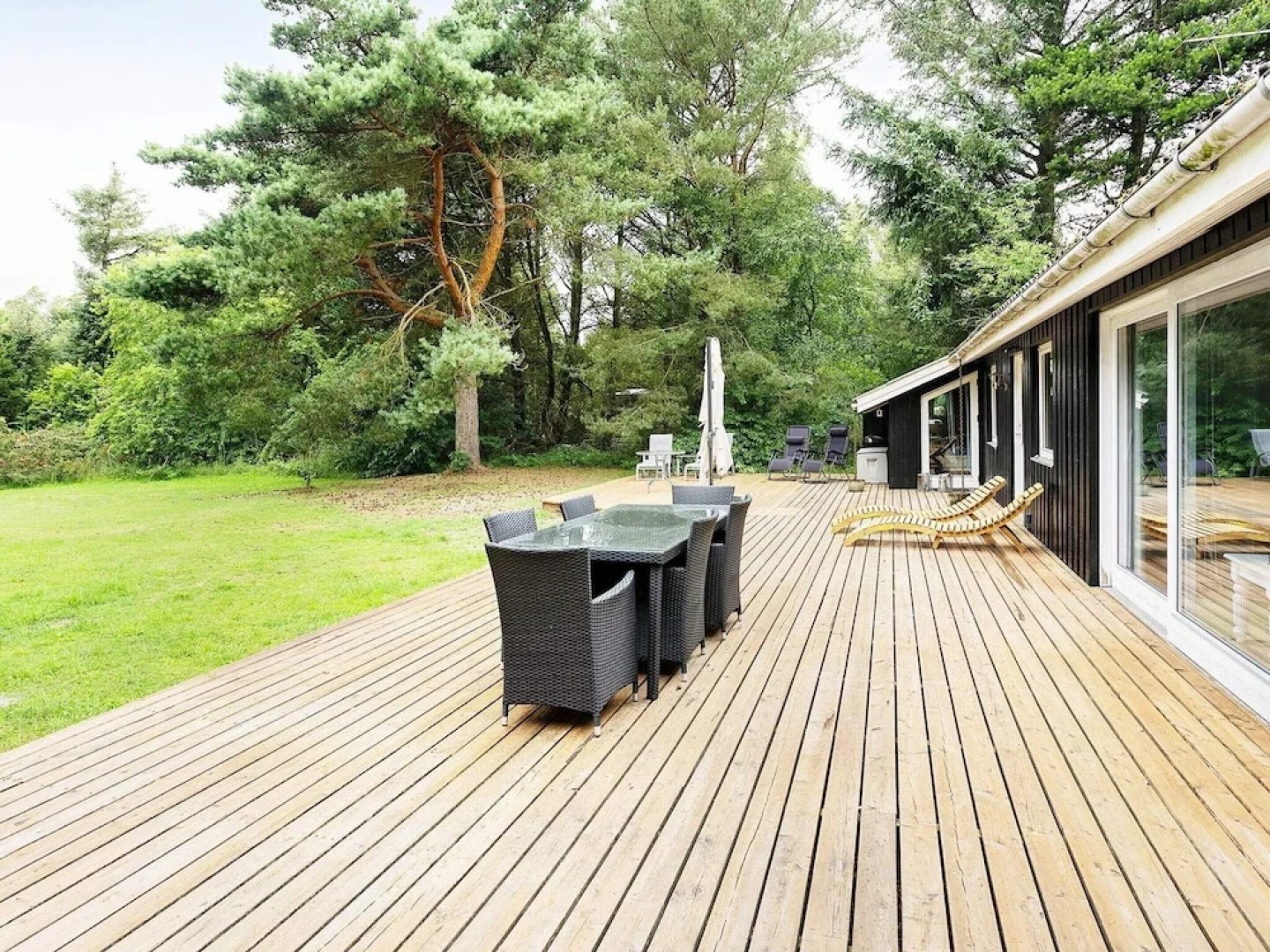 Garden View Holiday Home in Frederikshavn near Sea