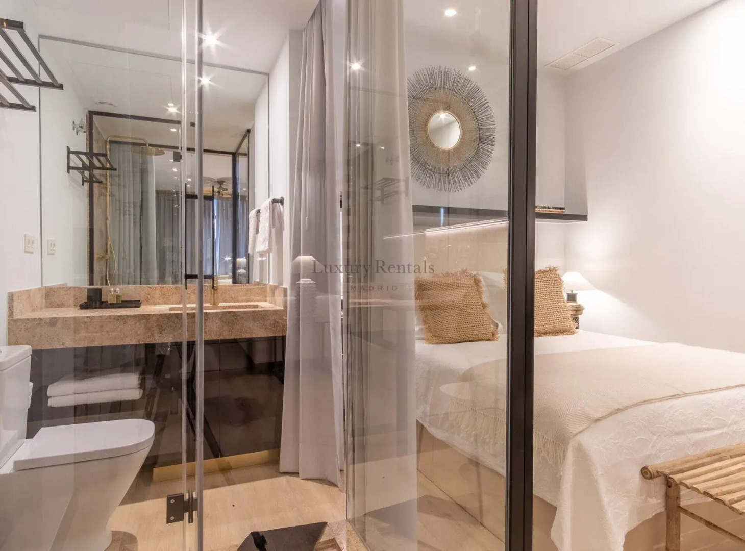 Hostal Gran Via 63 Rooms