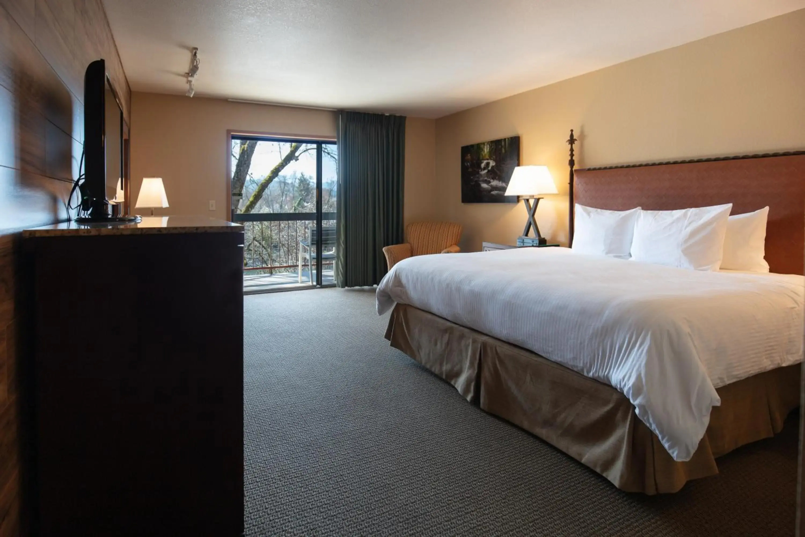 Riverside Inn