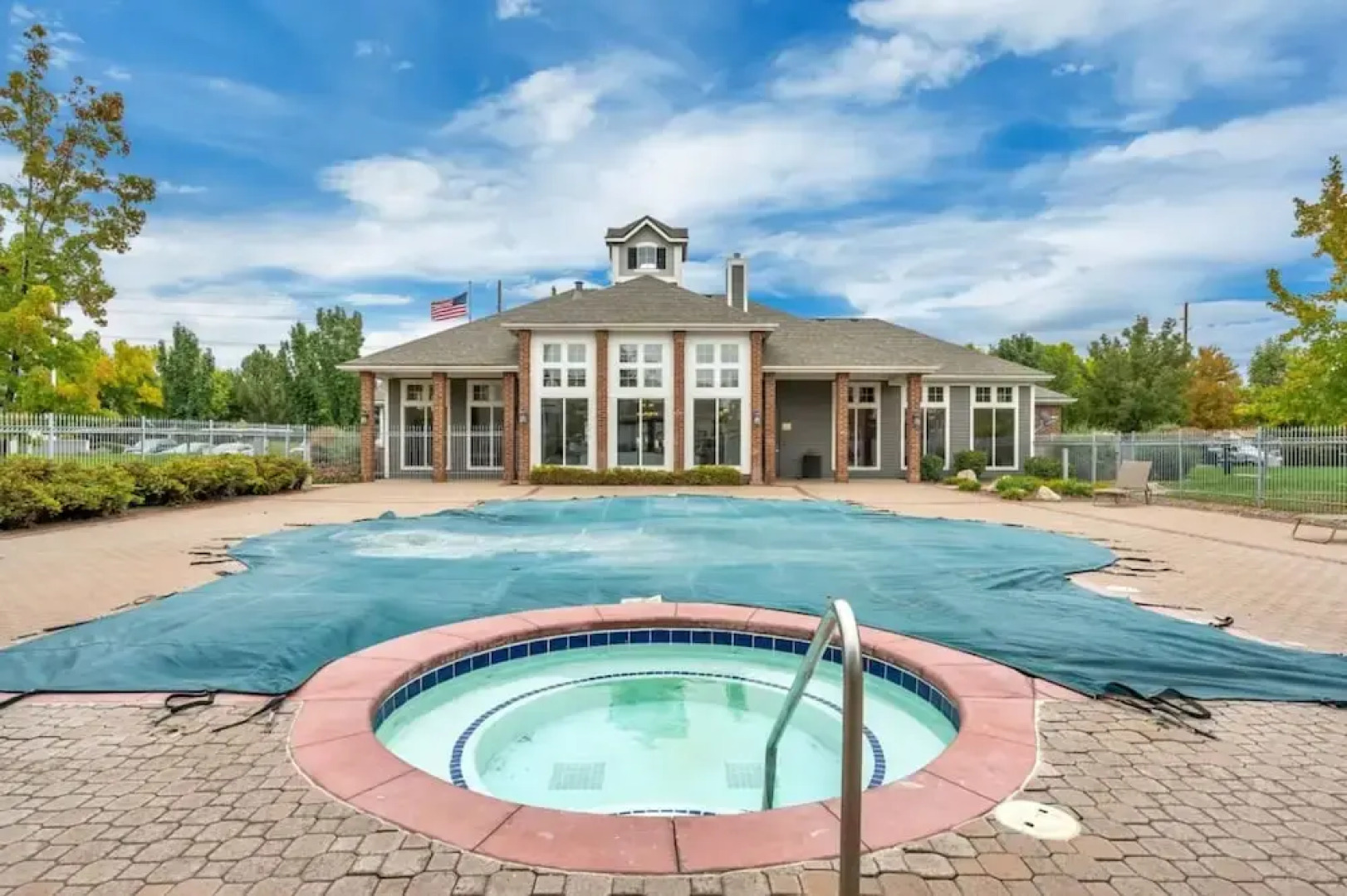 1st Fl King Beds Pool Garage - Near AFB