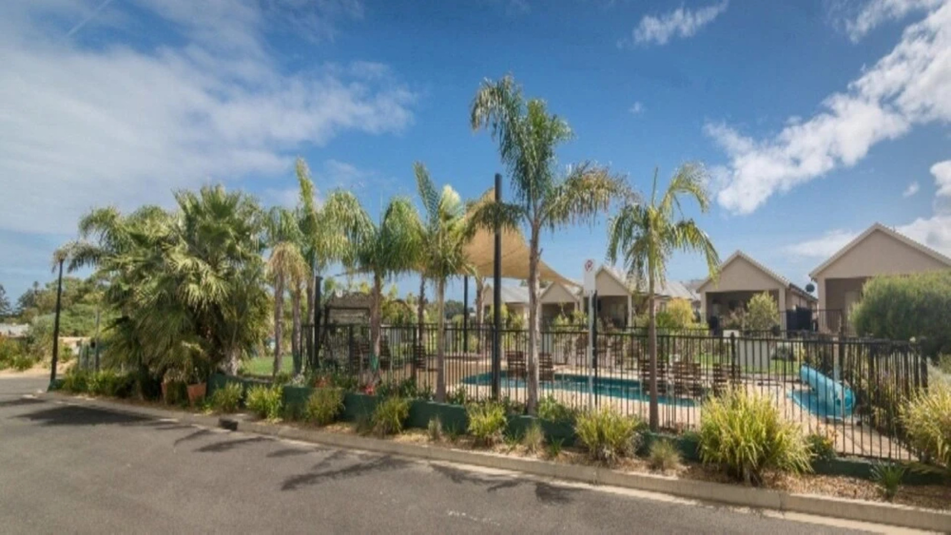 Wenneelys - 26/45 St Andrews Boulevard