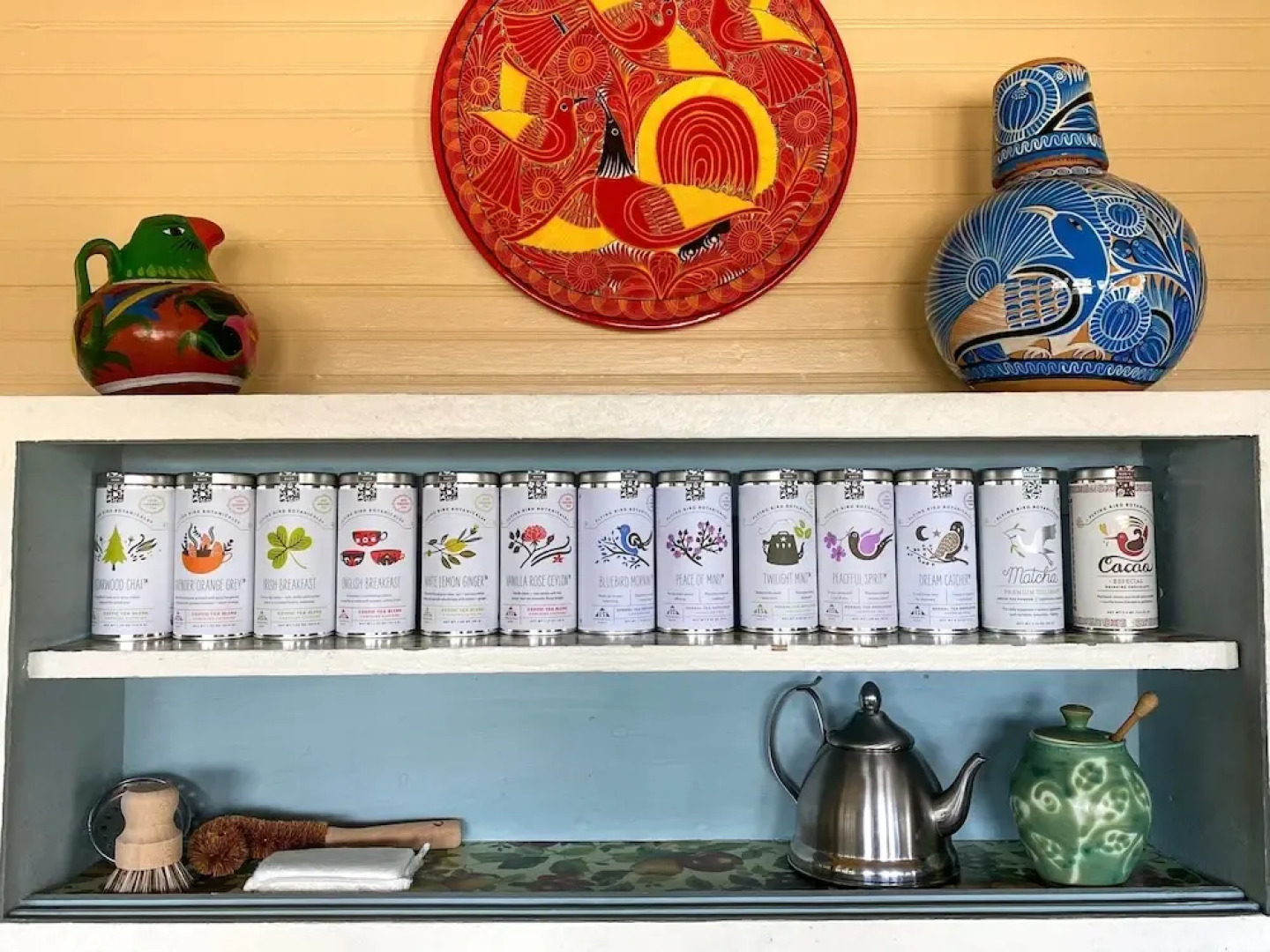 Upstairs at Thevictorian - Lush Walkable and Dog-friendly Retreat - Steps From Downtown Bellingham