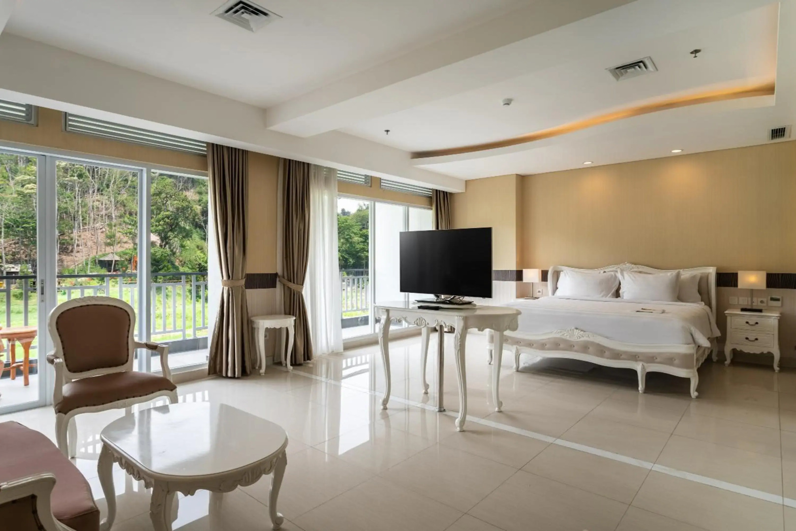 Le Eminence Puncak Hotel Convention & Resort