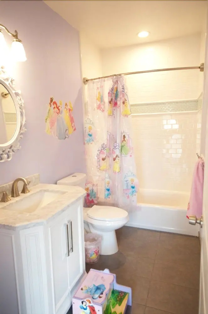 The Wonderland House 5 Bedrooms 3 Bathrooms Home