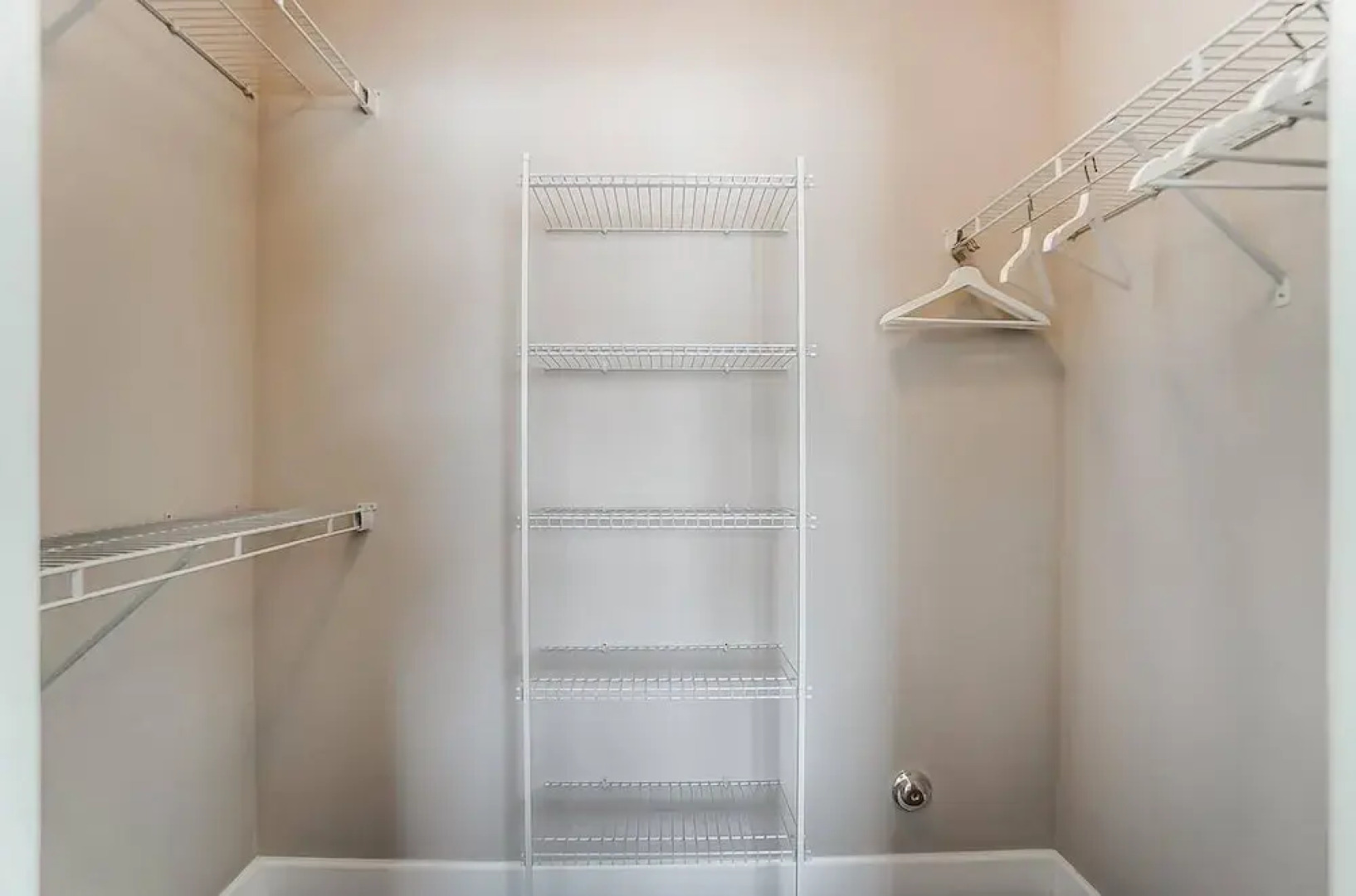 Walkable Pet-friendly 2BR 2BA On 1st Floor