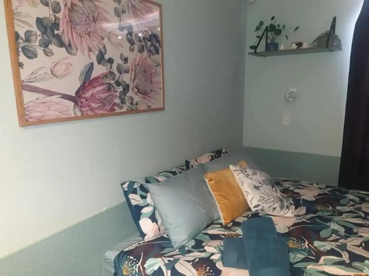 Piwaka Lodge and Backpackers