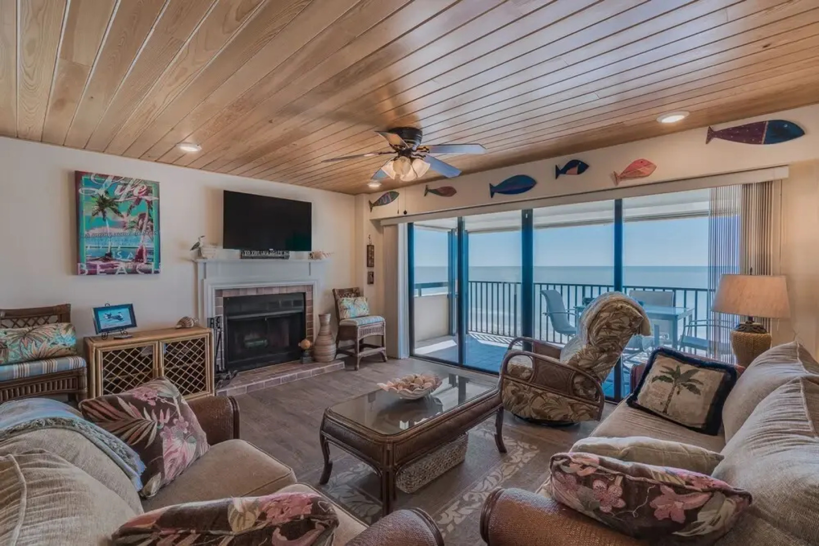 Shorehouse 401 by Vtrips