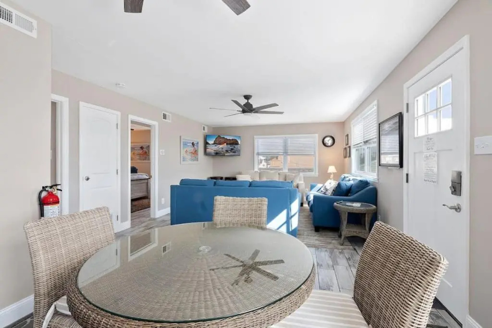 Unit B 2nd fl 2nd fl Hideaway 2 Block to Beach Parking