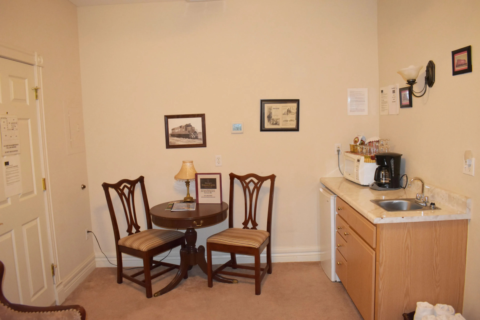 Hermann Crown Suites